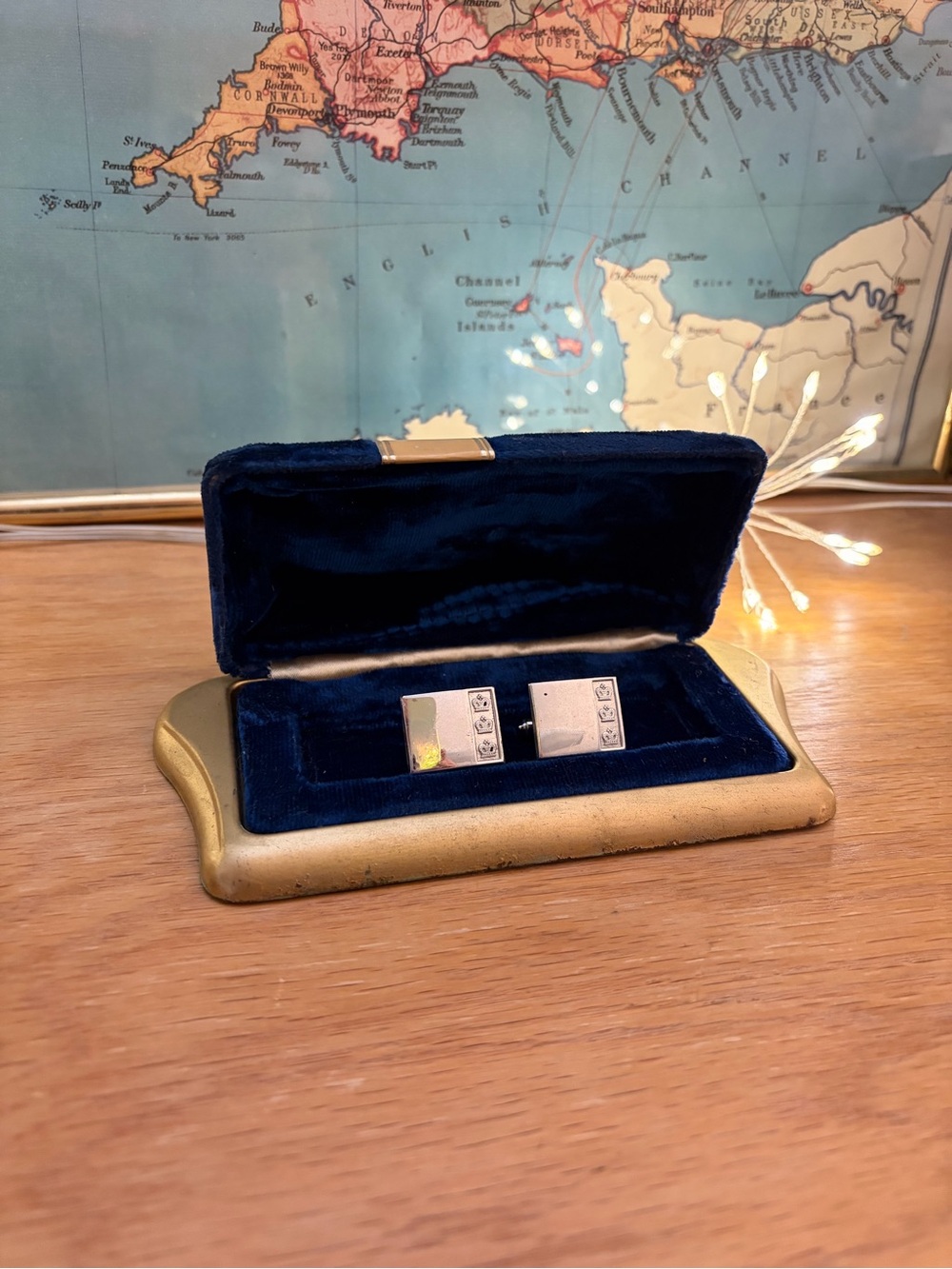 SWANK Triple Crown Cufflinks Silver Tone Set with Original Blue Clamshell Box 👑
